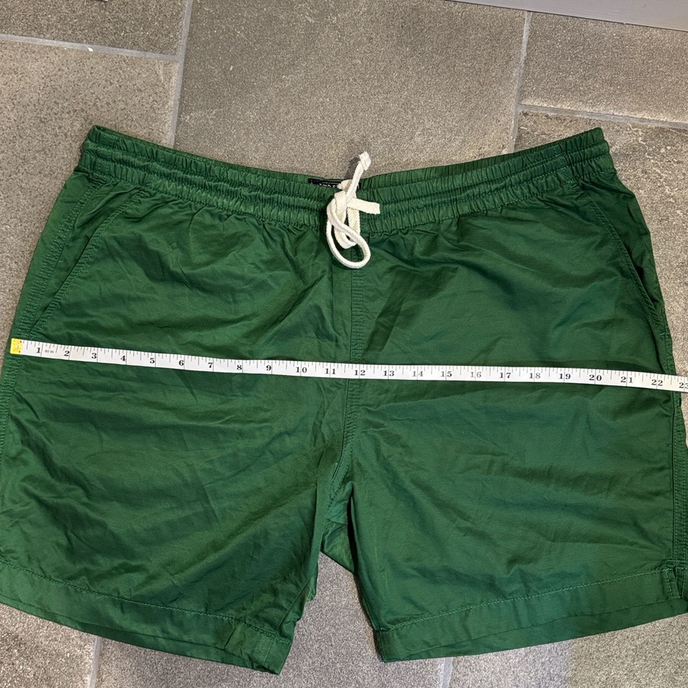 Todd Snyder Men’s Green Drawstring Weekend Shorts (Size XL) - Picture 4 of 6